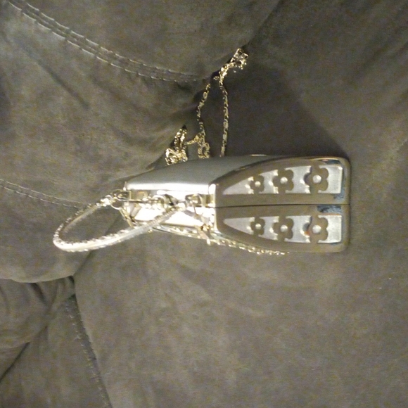 Gorgeous silver evening purse - Picture 4 of 6